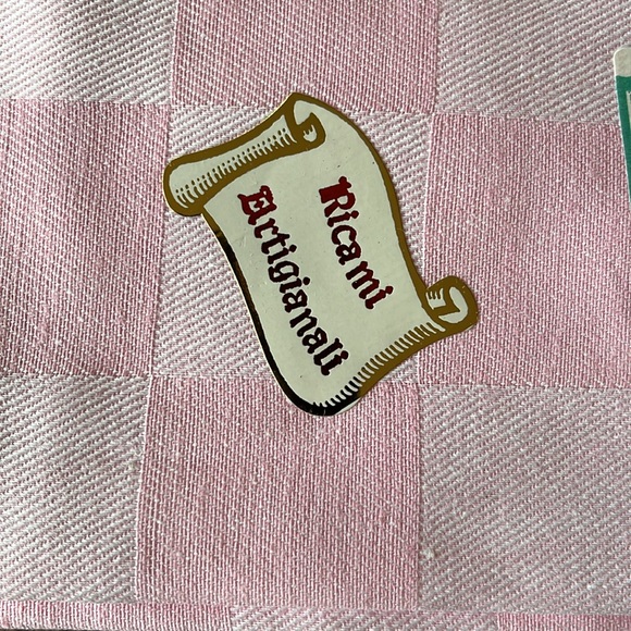 NWOT 70” Round Tablecloth and 8 napkins ftom Italy - Picture 3 of 8